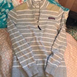 Vineyard vines sweatshirt